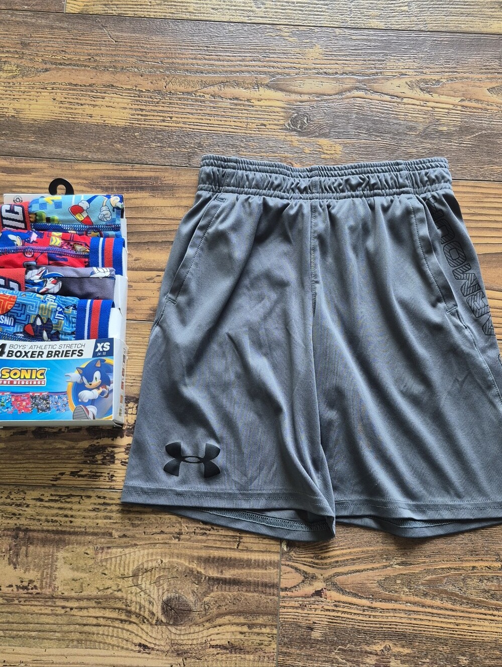 Boys Size 4 Under Armour Clothing Lot XS - Picture 4 of 7